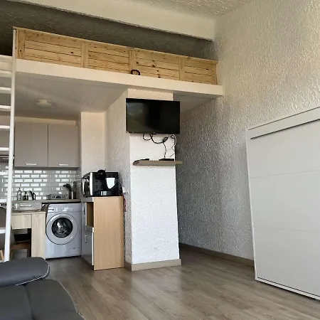 Apartment Charmant Studio Climatise Avec Terrasse Et Parking A 1 Km De La Plage, 4 Couchages - Fr-1-63-314