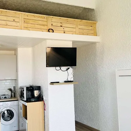 Apartment Charmant Studio Climatise Avec Terrasse Et Parking A 1 Km De La Plage, 4 Couchages - Fr-1-63-314